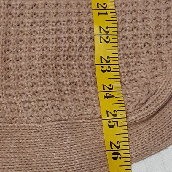 Womans Urbanology Sweater, knitted peachy Brown Color, Size XL, Side Details, - Picture 6 of 14